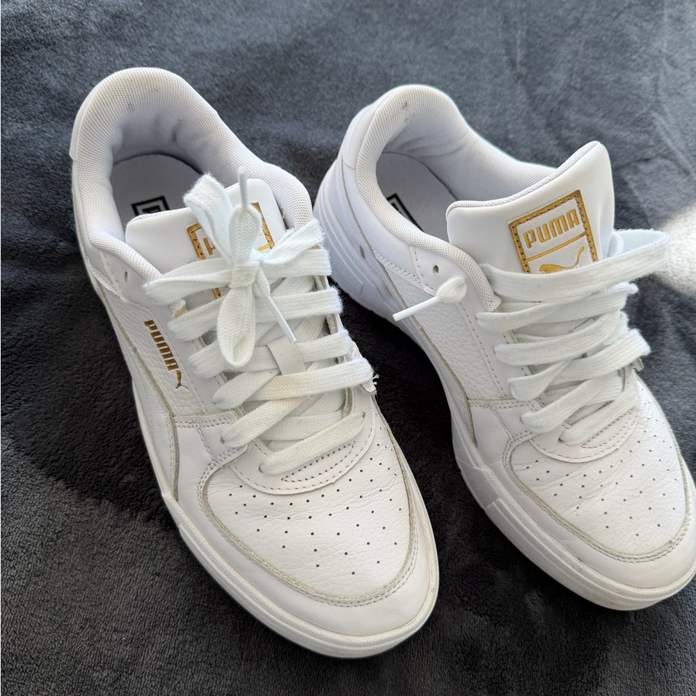 Puma Men’s White and Gold Sneakers